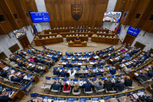 Väčšina zákona bude účinná od 20. novembra 2026, časť týkajúca sa pomoci so splátkami hypoték od 1. decembra tohto roka. FOTO: TASR/Jaroslav Novák