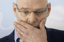 Na snímke člen Slovenskej asociácie akvaparkov, kúpalísk a plavární a riaditeľ STaRZ Ladislav Križan počas tlačovej konferencie na tému Ekonomická situácia akvaparkov, kúpalísk a plavární. FOTO: TASR/Martin Baumann