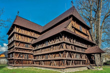 Drevený artikulárny evanjelický kostol v Hronseku.