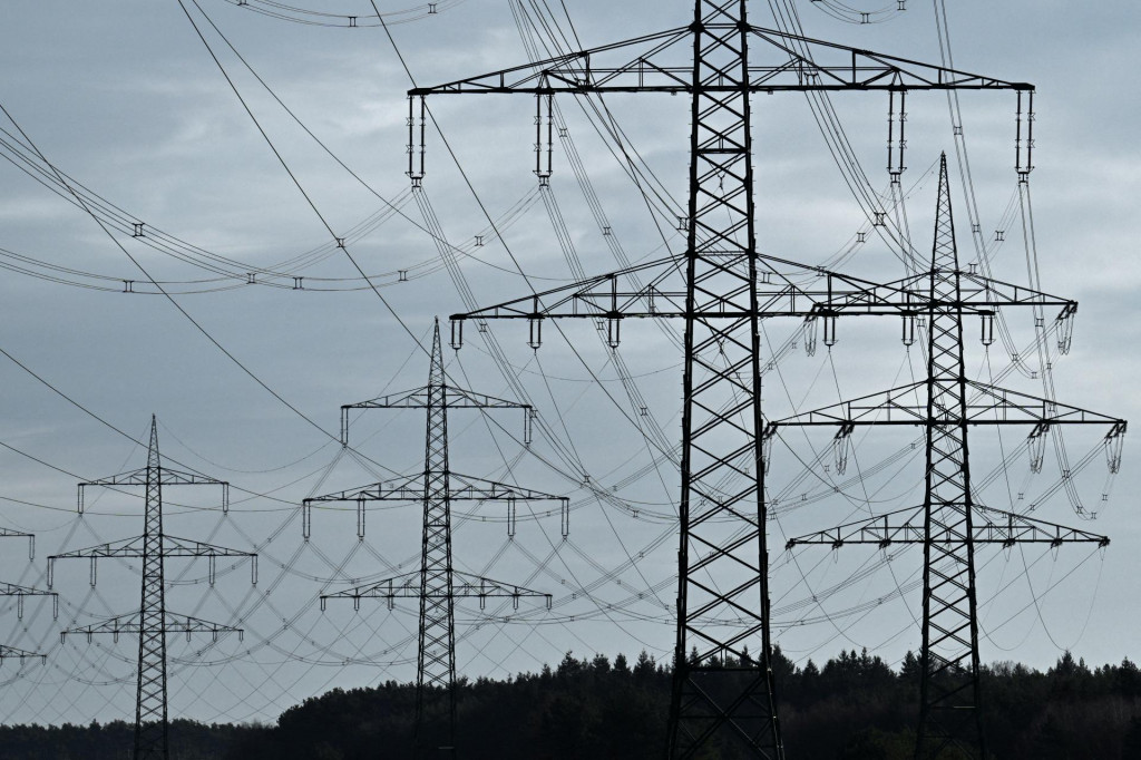 Minulý týždeň zaznamenali výpadky elektrickej energie vo viacerých oblastiach Ukrajiny vrátane hlavného mesta. FOTO: REUTERS