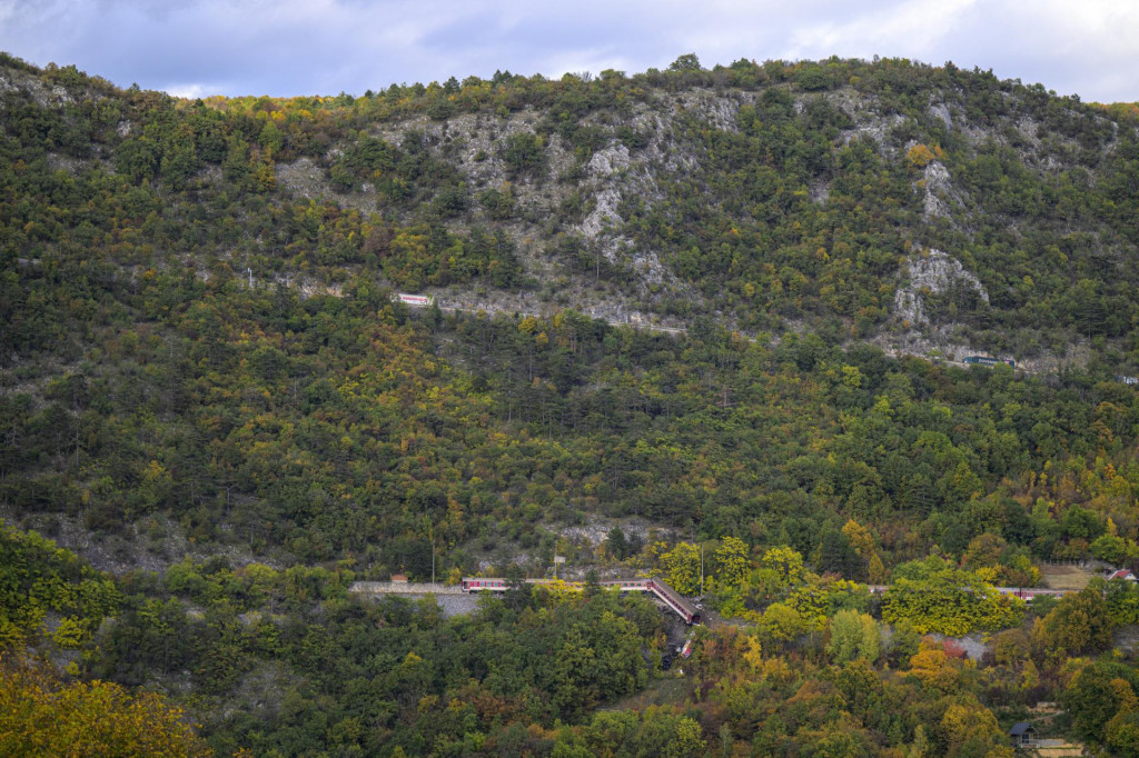V katastri obce Jablonov nad Turňou v okrese Rožňava došlo v pondelok 13. októbra 2025 k zrážke dvoch rýchlikov. FOTO: TASR/KR PZ v Košiciach