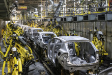 Na snímke výrobná hala automobilky Kia Slovakia. FOTO: TASR/Daniel Stehlík