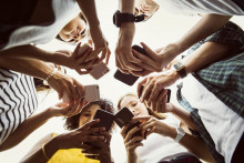 Internet podivne formuje dospievajúcich chlapcov