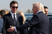 Americký prezident Donald Trump a jeho zať Jared Kushner. FOTO: Reuters