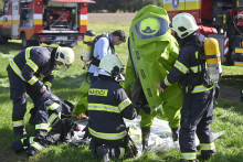 Na snímke cvičenie zložiek integrovaného záchranného systému