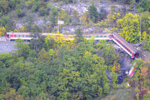 V katastri obce Jablonov nad Turňou v okrese Rožňava došlo v pondelok k zrážke dvoch rýchlikov. FOTO: TASR/KR PZ v Košiciach