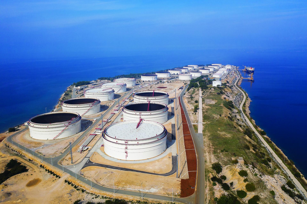 Terminál na ostrove Krk v prístave Omišalj. FOTO: Slovnaft