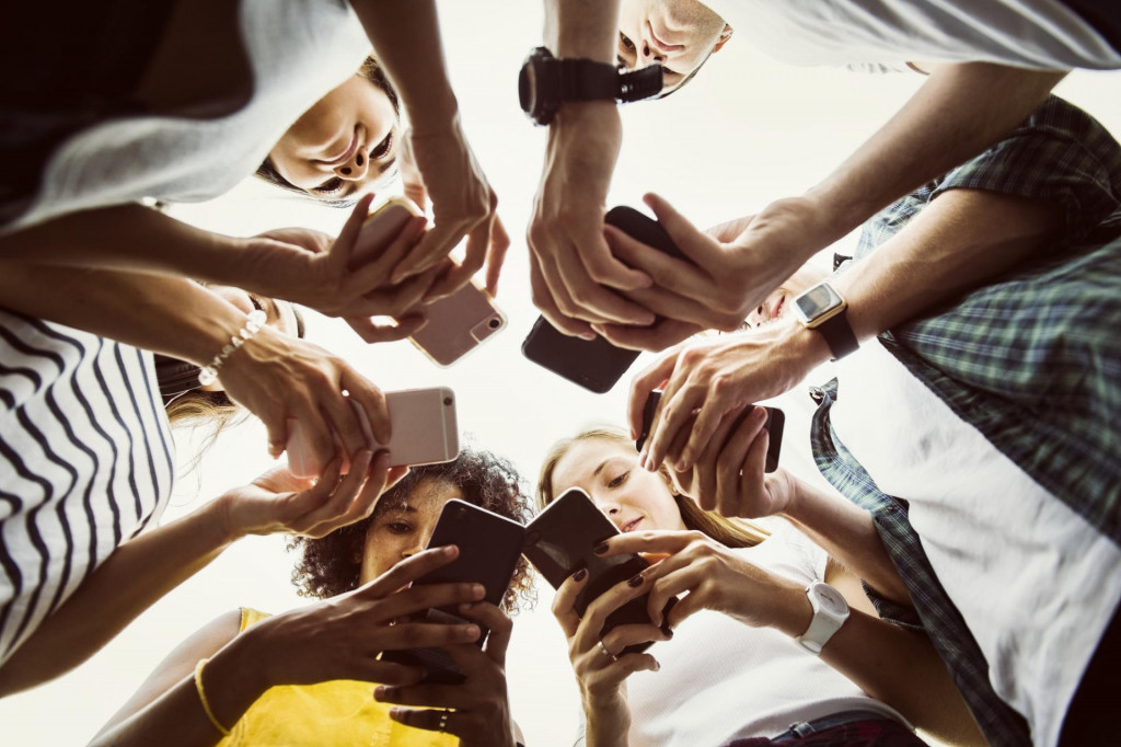 Internet podivne formuje dospievajúcich chlapcov