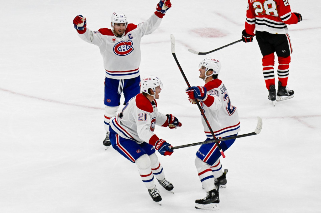 Juraj Slafkovský zatiaľ v novej sezóne skóroval len raz. Bodovo slabší rozbeh sezóny však kompenzujú nielen víťazstvá Canadiens, ale aj Slovákova práca pre tím. FOTO: TASR/AP