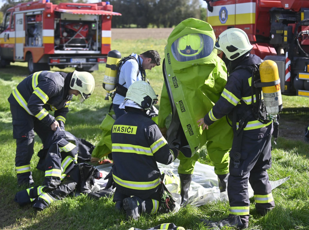 Na snímke cvičenie zložiek integrovaného záchranného systému