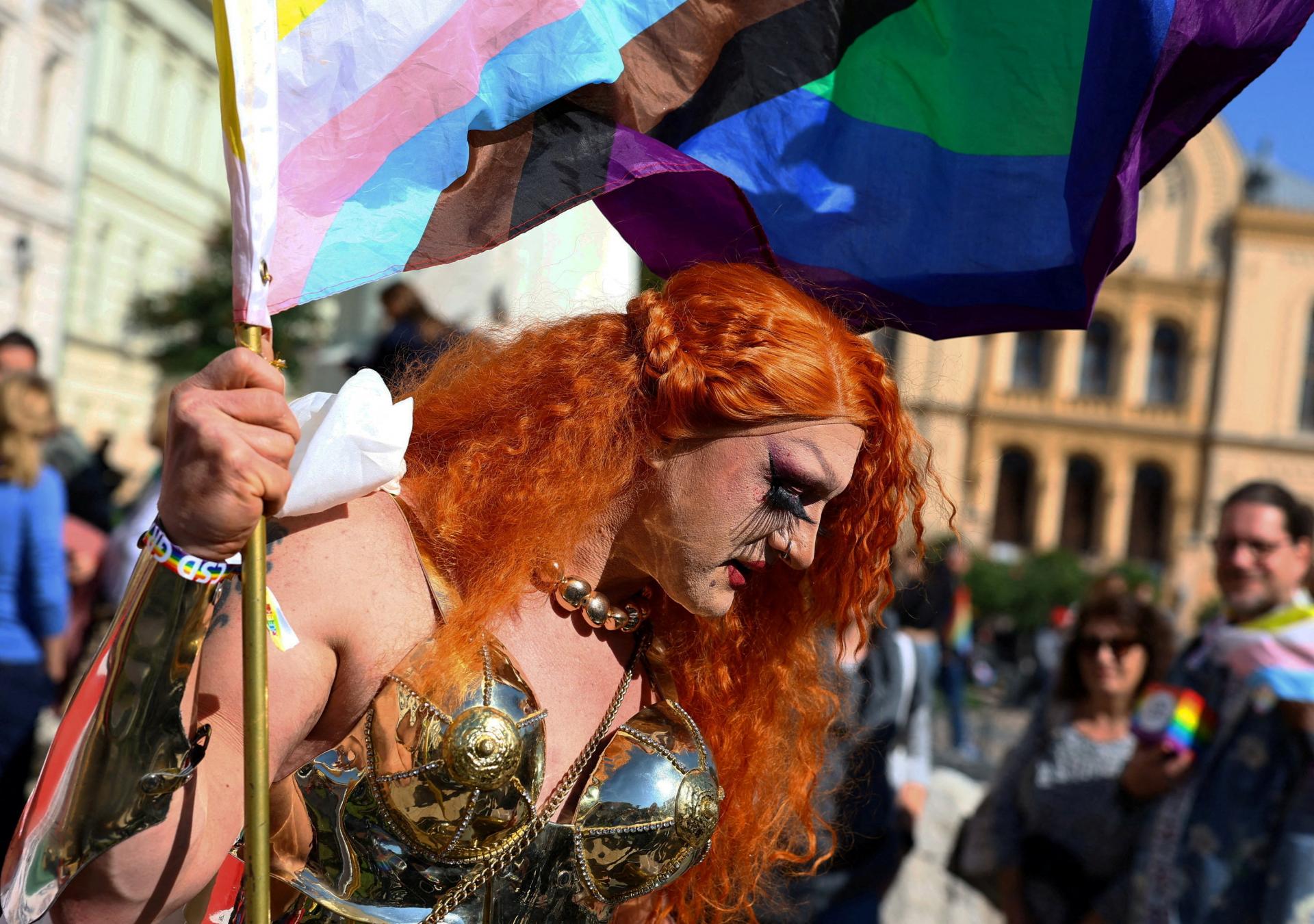 Nórska cirkev sa LGBTQ ľuďom ospravedlnila za diskrimináciu a utrpenie, ktoré zažili v minulosti