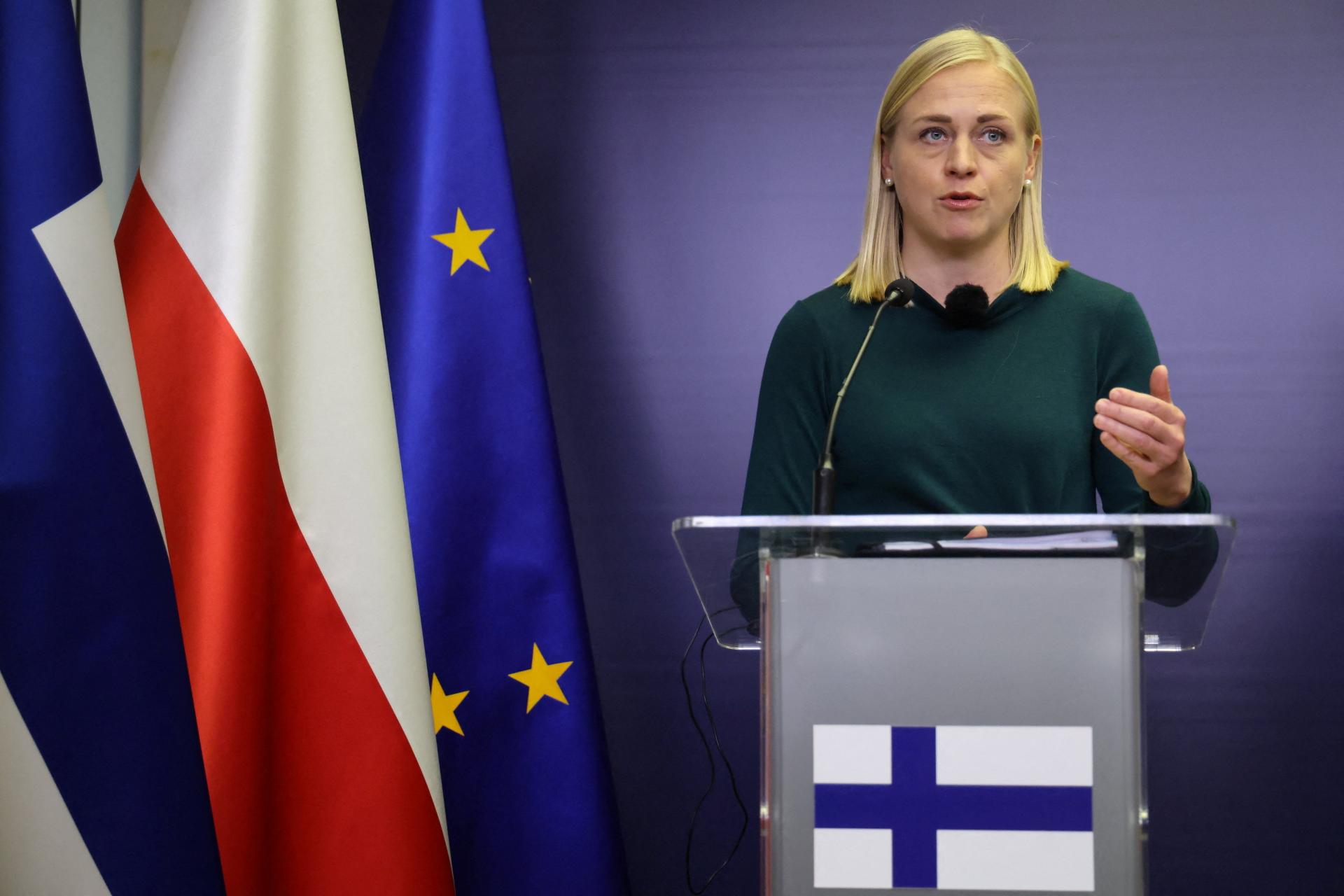 Gruzínske ministerstvo vnútra pokutovalo šéfku fínskej diplomacie. Natočila video počas demonštrácie