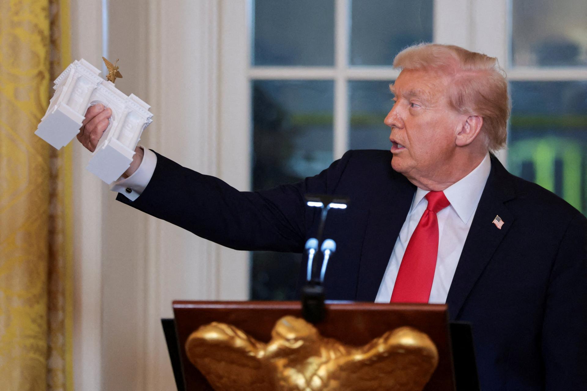 Arc de Trump. Americký prezident sa inšpiroval Parížom, chce vlastný víťazný oblúk