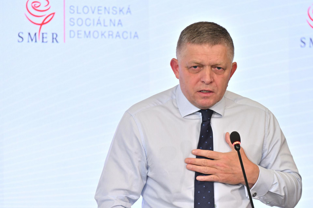 Za neschopnosť konsolidovať verejné financie zodpovedá predseda vlády Robert Fico. FOTO: TASR