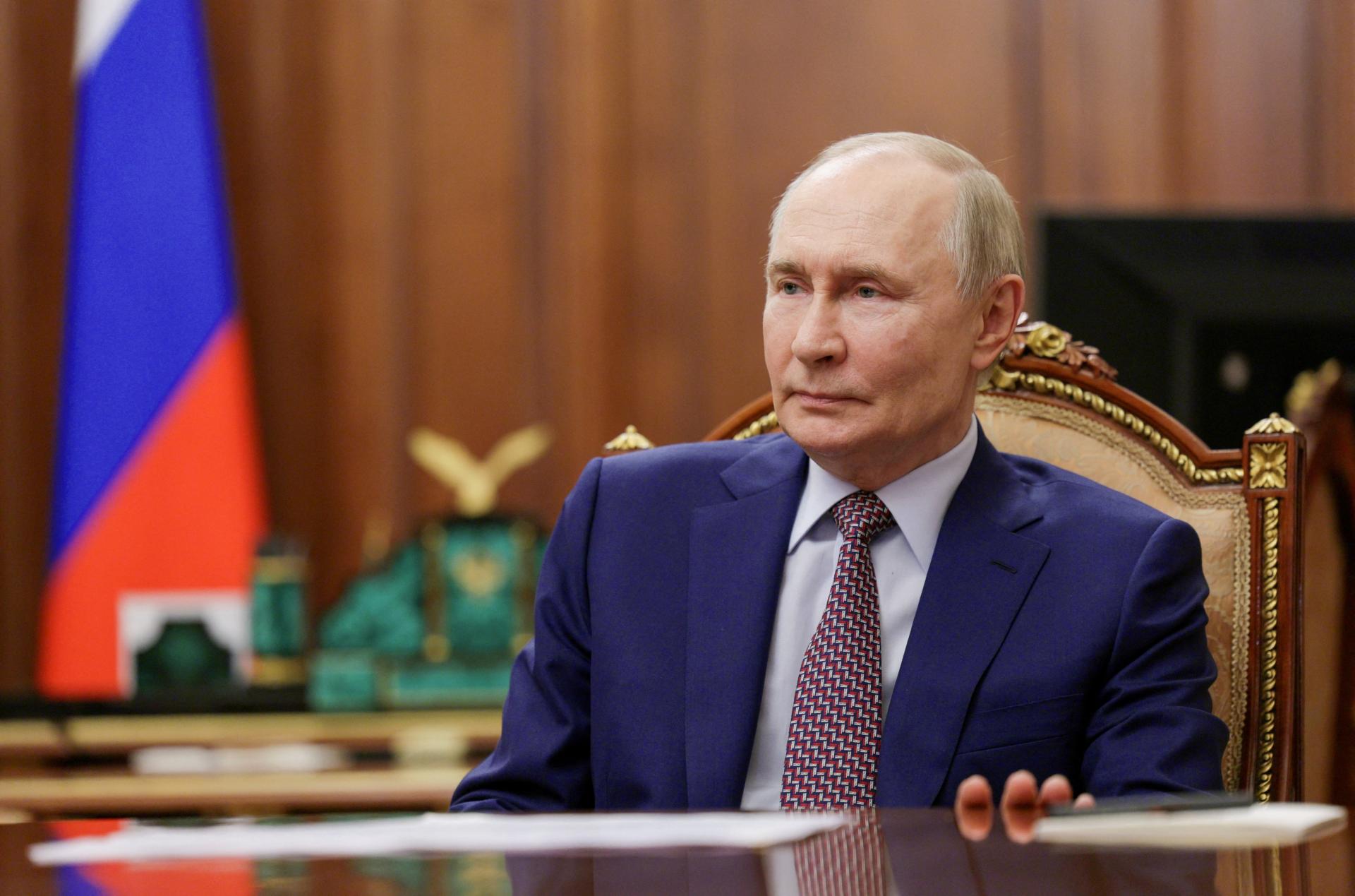 Ako sa Putin dostane do Maďarska? Možností veľa nie je. „Nech prelezie Družbou,“ bavia sa ľudia na sieťach
