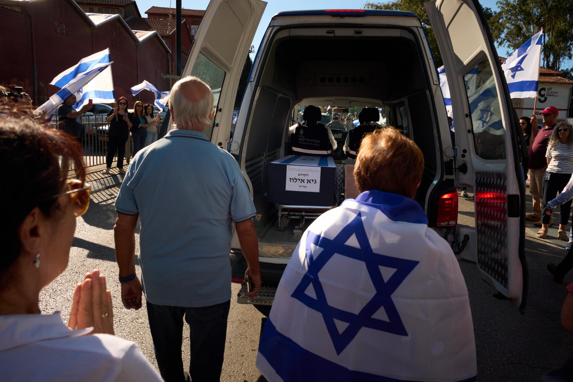 V Izraeli pochovali poslednú mŕtvu rukojemníčku, ktorú vrátil Hamas