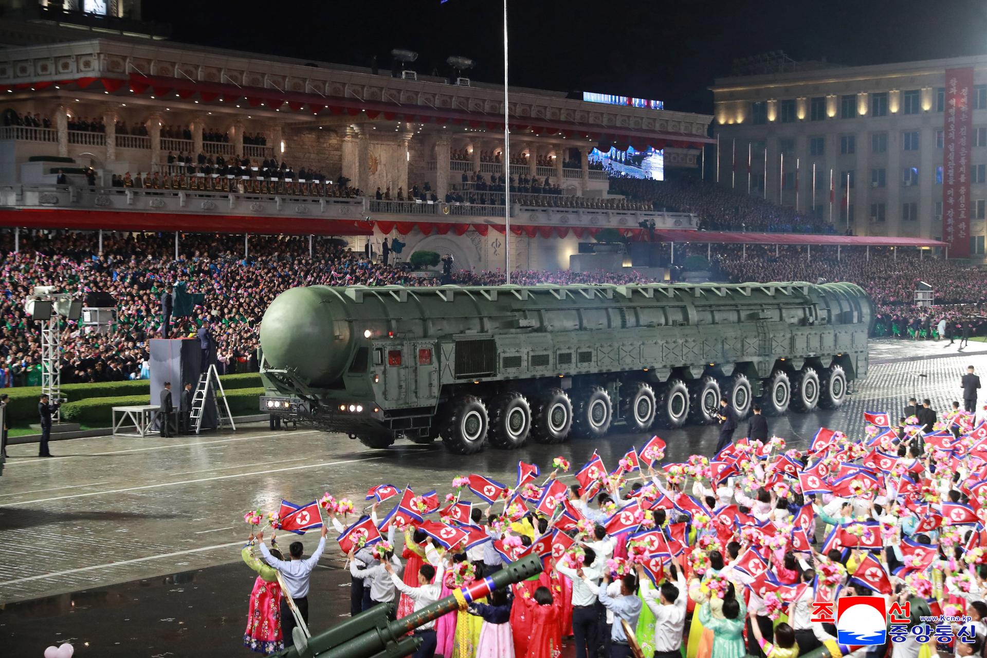 Juhokórejčania sa pripravujú na jadrovú apokalypsu, znervózňuje ich Kim. KĽDR pokračuje v zbrojení