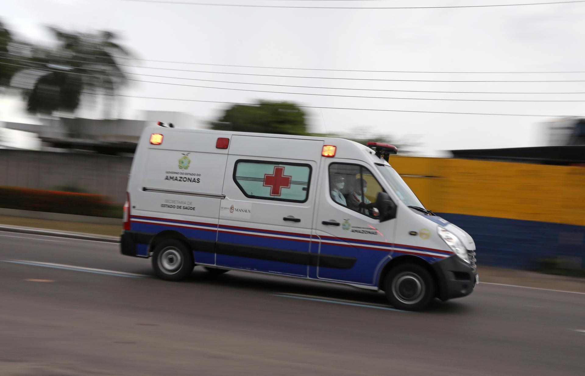 Nehoda na severovýchode Brazílie si vyžiadala najmenej 17 obetí, autobus narazil do skál a prevrátil sa