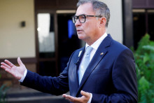 Nagel, ktorý je zároveň členom Rady guvernérov Európskej centrálnej banky, dodal, že Európa sa musí vyhnúť obchodnej vojne s Čínou a s druhou najväčšou ekonomikou sveta by mala udržiavať dialóg, zároveň však musí chrániť svoje trhy. FOTO: REUTERS