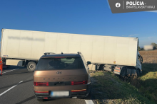 Nehoda na D1 pred Bratislavou. FOTO: Facebook polície/Bratislavský kraj