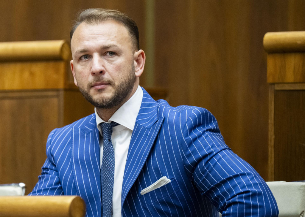 Odvolávanie Matúša Šutaja Eštoka leží v pléne už dlhé mesiace. FOTO: TASR/J. Kotian