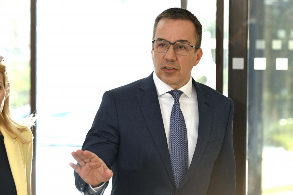 Minister pr&aacute;ce, soci&aacute;lnych vec&iacute; a rodiny Erik Tom&aacute;&scaron;. FOTO: TASR/Pavel Neubauer