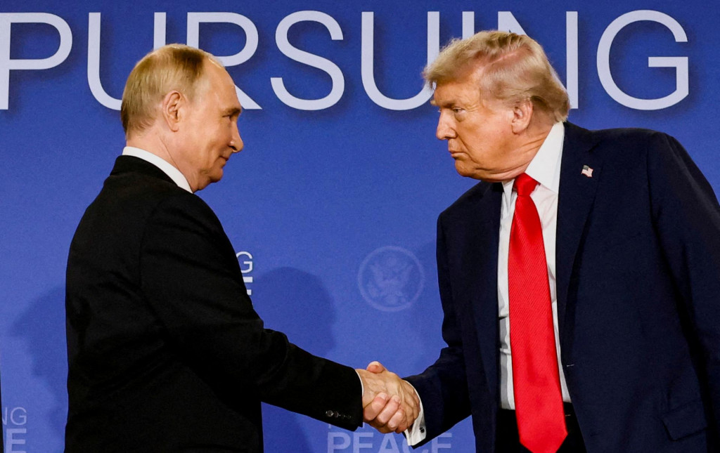 Americký prezident Donald Trump a ruský prezident Vladimir Putin. FOTO: Reuters