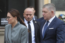 Na snímke zľava predsedníčka vlády Ukrajiny Julija Svyrydenková a predseda vlády Robert Fico. FOTO: TASR/František Iván