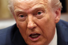 Odstávka americkej vlády spôsobí hospodársky útlm Ameriky a prezident Donald Trump to dobre vie. FOTO: REUTERS