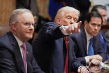 Prezident USA Donald Trump (druhý zľava). FOTO: TASR/AP