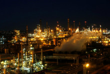 Pohľad na hlavnú dunajskú rafinériu maďarskej ropnej a plynárenskej skupiny MOL v Százhalombatte. FOTO: Reuters