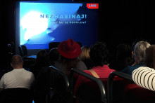 Live event podcastu Nezhasínaj! vypredal sálu vo Zvolene.