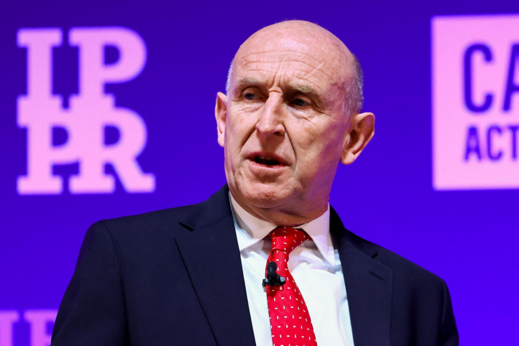 Britský minister obrany John Healey. FOTO: REUTERS