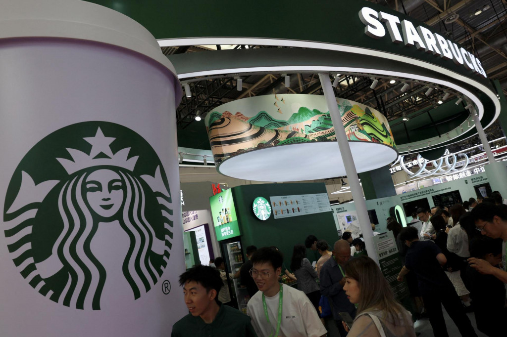 Starbucks prevádzkuje na celom svete viac ako 41-tisíc pobočiek. FOTO: REUTERS