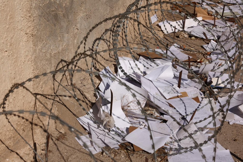 Hoci sa od zosadenia Asada podarilo vláde obnoviť diplomatické vzťahy so Západom a podpísať investičné dohody s krajinami Perzského zálivu, Sýriu naďalej trápia finančné problémy. FOTO: REUTERS