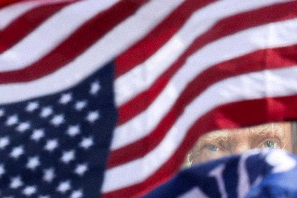 AFP vysvetľuje, že Bogota podľa Petrovej administratívy pokračuje v boji proti výrobe drog a vyzdvihuje rekordné množstvo narkotík, ktoré sa jej podarilo zadržať. FOTO: REUTERS