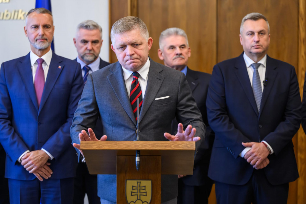 V popredí predseda vlády Robert Fico. FOTO: TASR/Jaroslav Novák