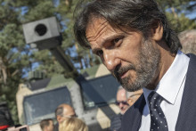 Investície budú musieť byť roztiahuté do viacerých rokov, tvrdí minister obrany Robert Kaliňák. FOTO: TASR/M. Baumann