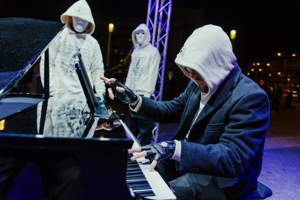 Biela noc - Kreativ Gang a značka Medicine.