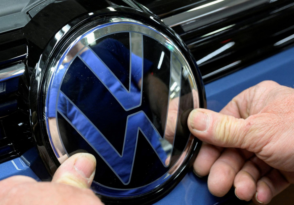 Volkswagen rokuje s alternatívnym dodávateľom čipov kvôli výpadu z Nexperie. FOTO: REUTERS