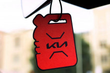 Kia závesná vôňa benzínu pre elektromobily EV4 vo Fínsku.