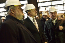 Robert Fico v roku 2014 navštívil Železiarne Podbrezová Vladimíra Sotáka. FOTO: TASR/D. Hein