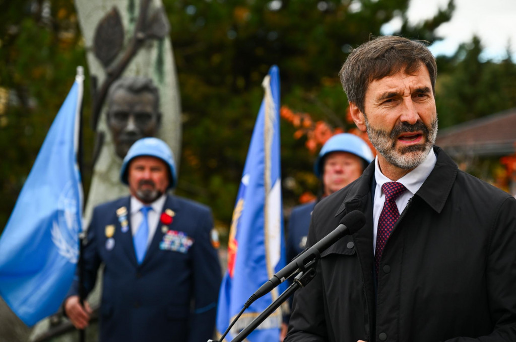 Minister zahraničných vecí a európskych záležitostí Juraj Blanár počas odhalenia pamätnej tabule k 80. výročiu vzniku OSN. FOTO: TASR/Martin Medňanský