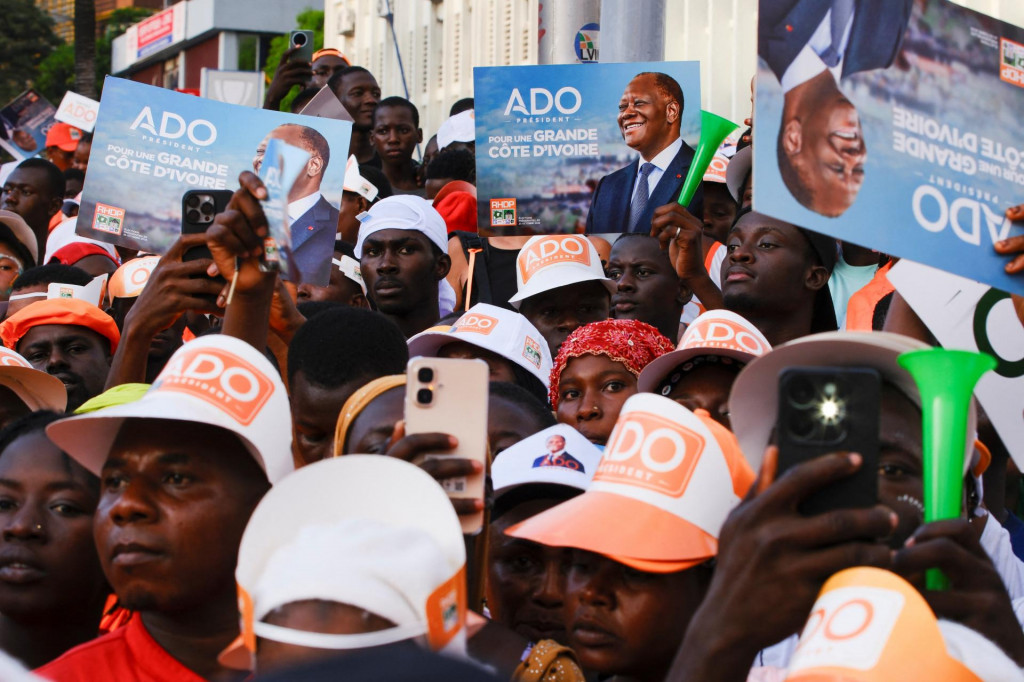 Podporovatelia súčasného prezidenta Ouattara. FOTO: REUTERS