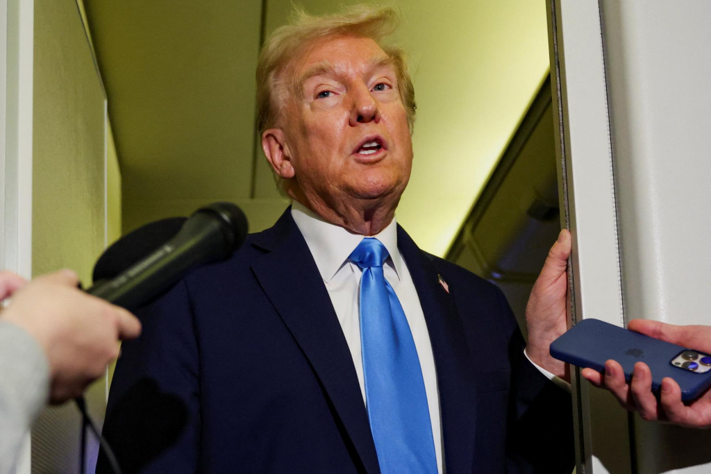 Trump sa rozhodol zvýšiť Kanade clá o desať percentuálnych bodov kvôli reklame. FOTO: REUTERS