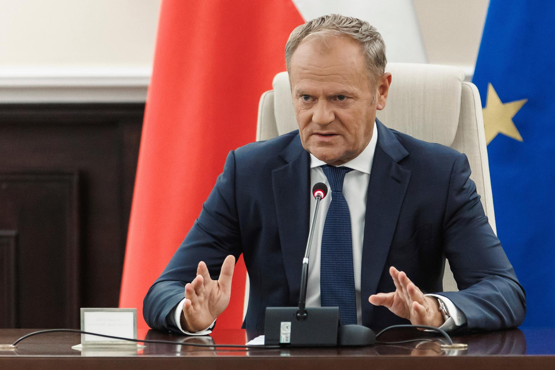 Politické zmeny v Poľsku: Tusk ohlásil zlúčenie vládnych strán, Kaczyňski nové priority opozičnej PiS