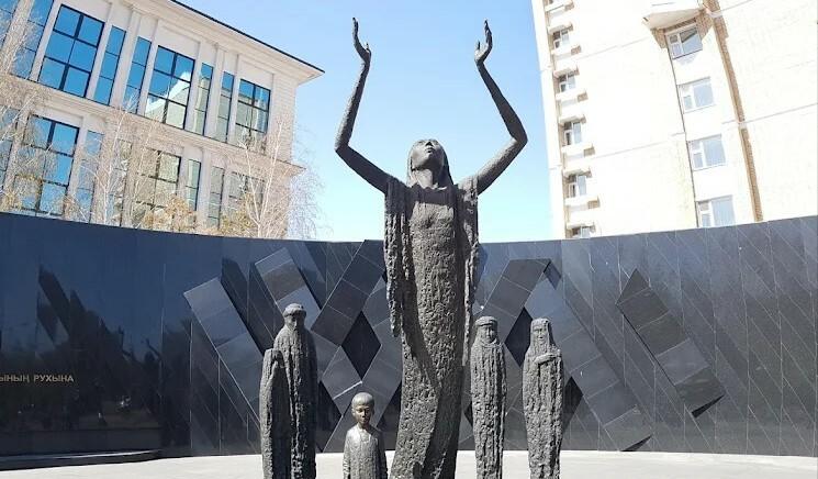 Namiesto „holodomoru“ len hladomor. Kazachstan zametá stopy po vine Rusov, obyvatelia volajú po spravodlivosti