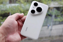 Huawei vlani prešiel zmenou názvu top modelov, pretože písmeno P nahradilo označenie Pura. Na obrázku aktuálny model Pura 80 Pro.