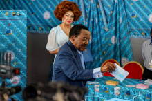V prezidentských voľbách v Kamerune po ôsmykrát zvíťazil Paul Biya. FOTO: Reuters