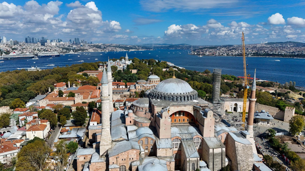 Západom Turecka otriaslo silné zemetrasenie, cítili ho aj v Istanbule. FOTO: REUTERS